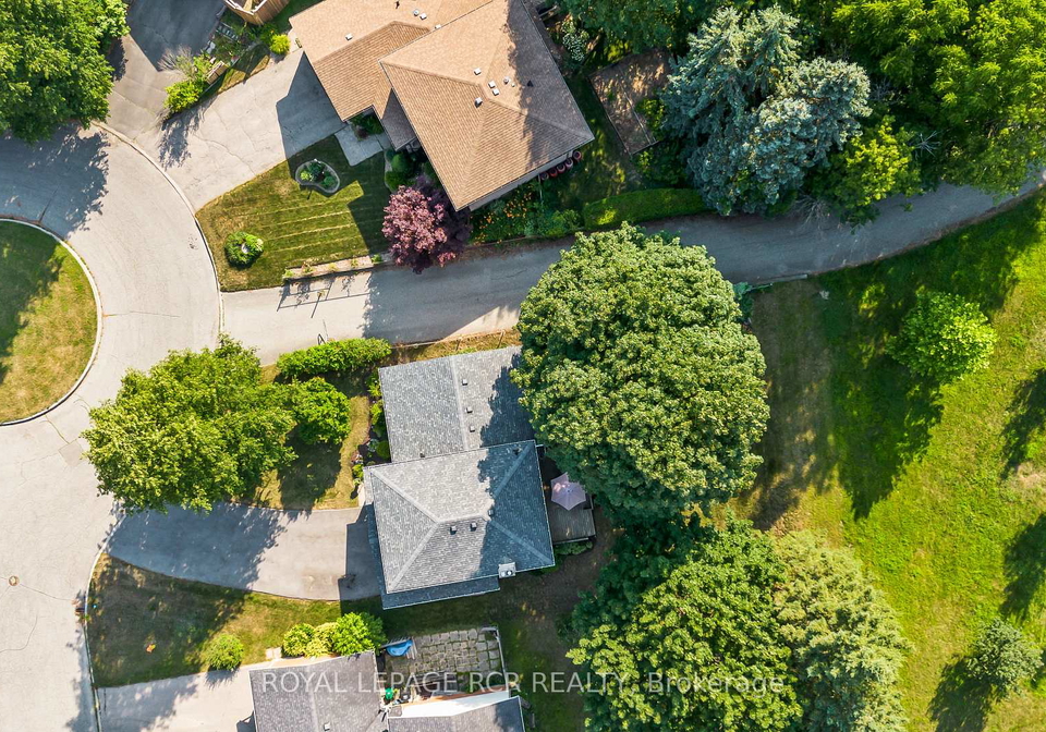 137-white-pine-crescent-waterloo-ontario-x13571666