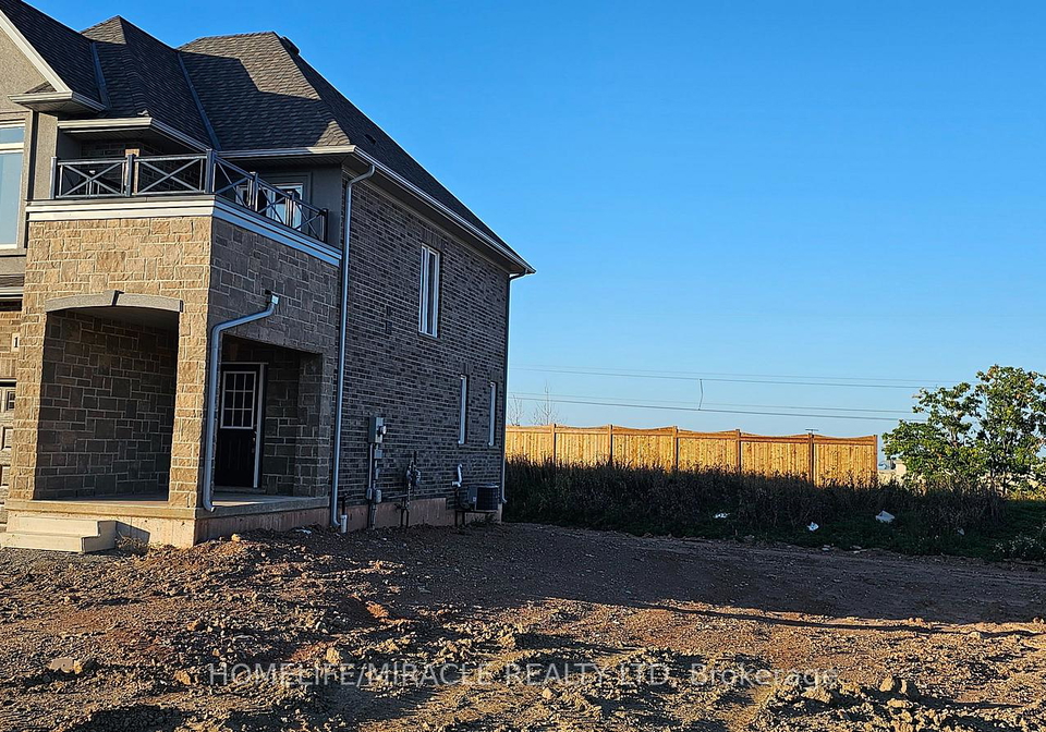 111-pinot-crescent-hamilton-ontario-x13571668