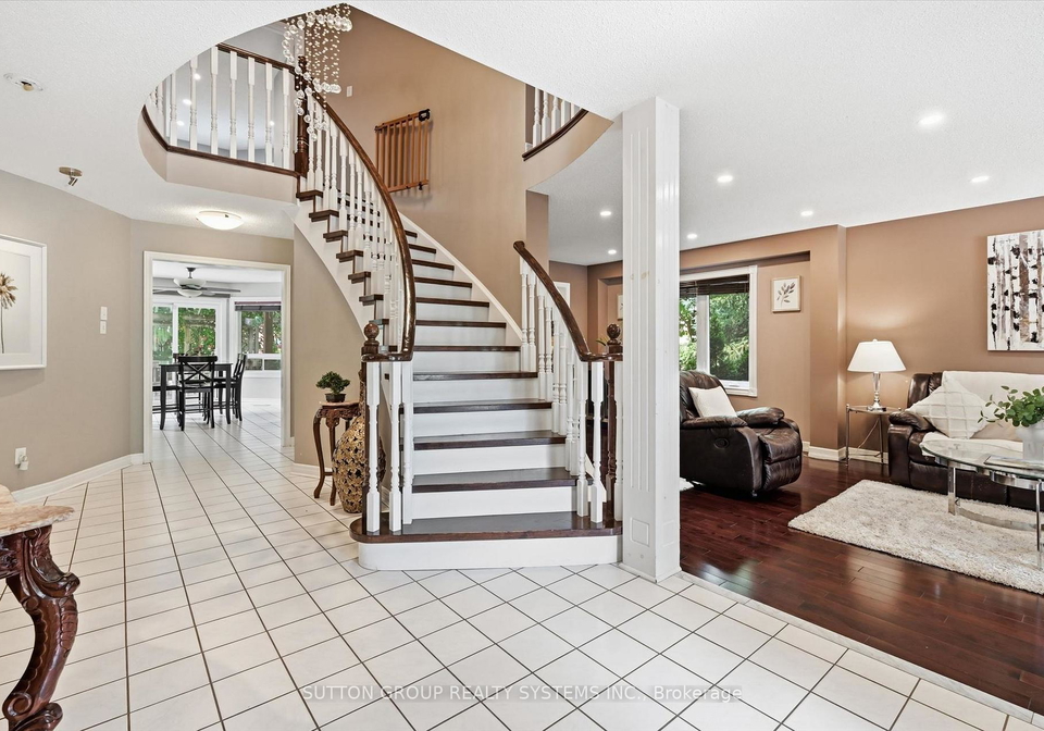7-arnhem-court-hamilton-ontario-x13571784