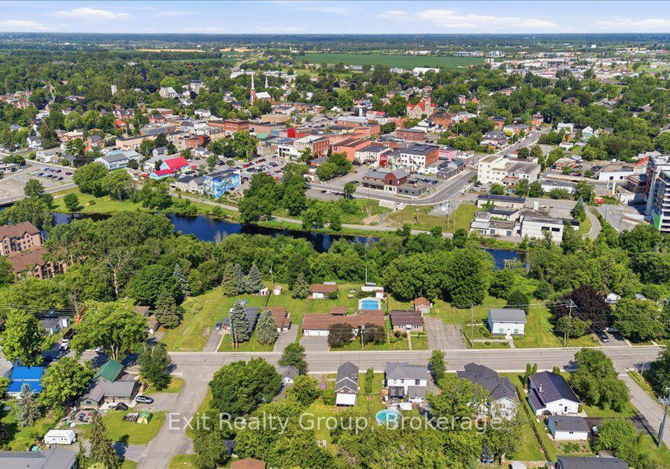 90-palace-road-greater-napanee-ontario-x13571910