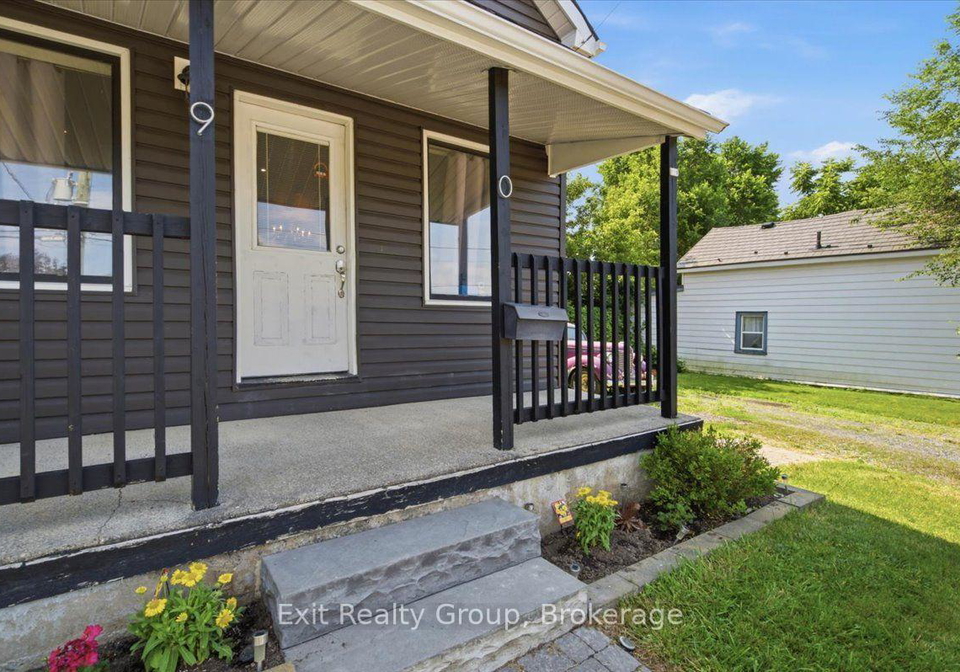 90-palace-road-greater-napanee-ontario-x13571910