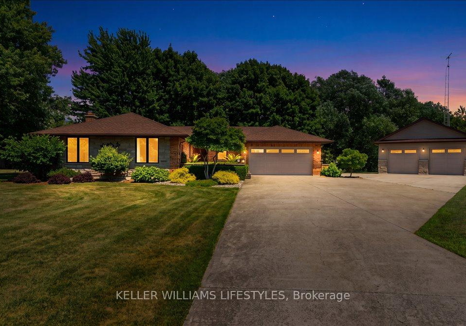 4350-bluepoint-drive-plympton-wyoming-ontario-x13572144