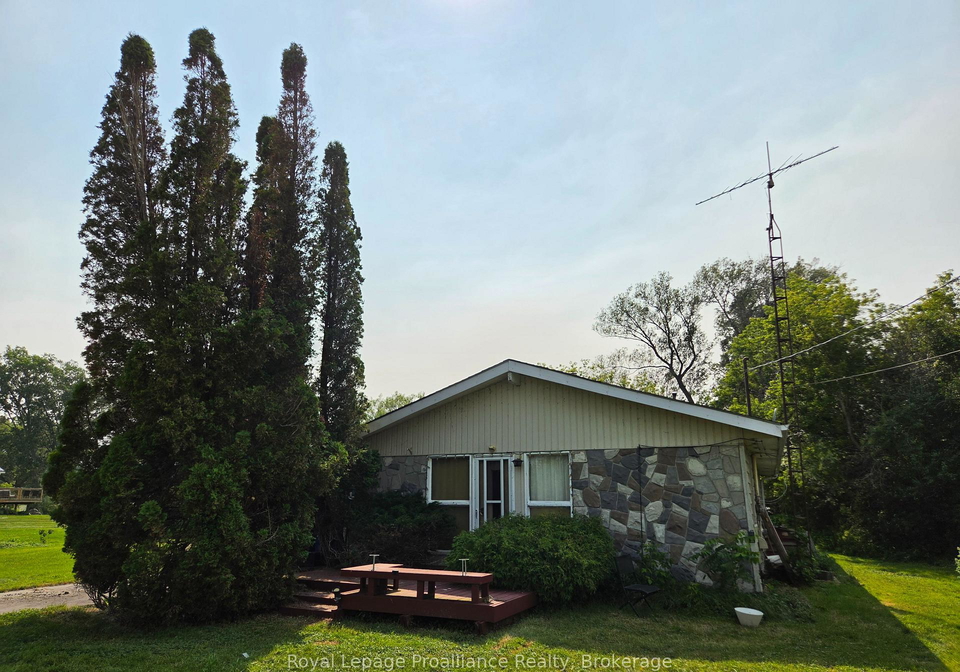 311-b-county-road-29-prince-edward-county-ontario-x13572264