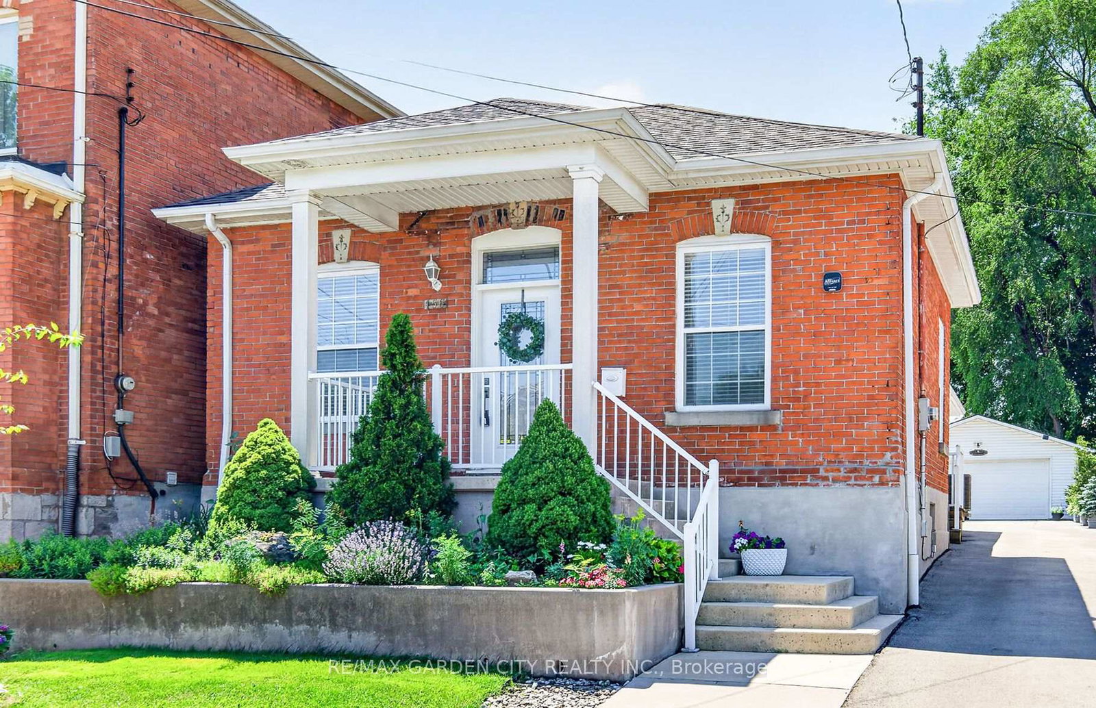 156-simcoe-street-e-hamilton-ontario-x13572560
