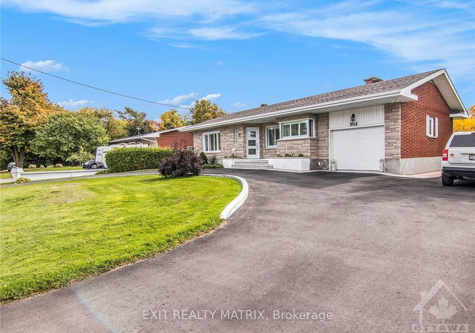 954-notre-dame-street-russell-ontario-x13572774