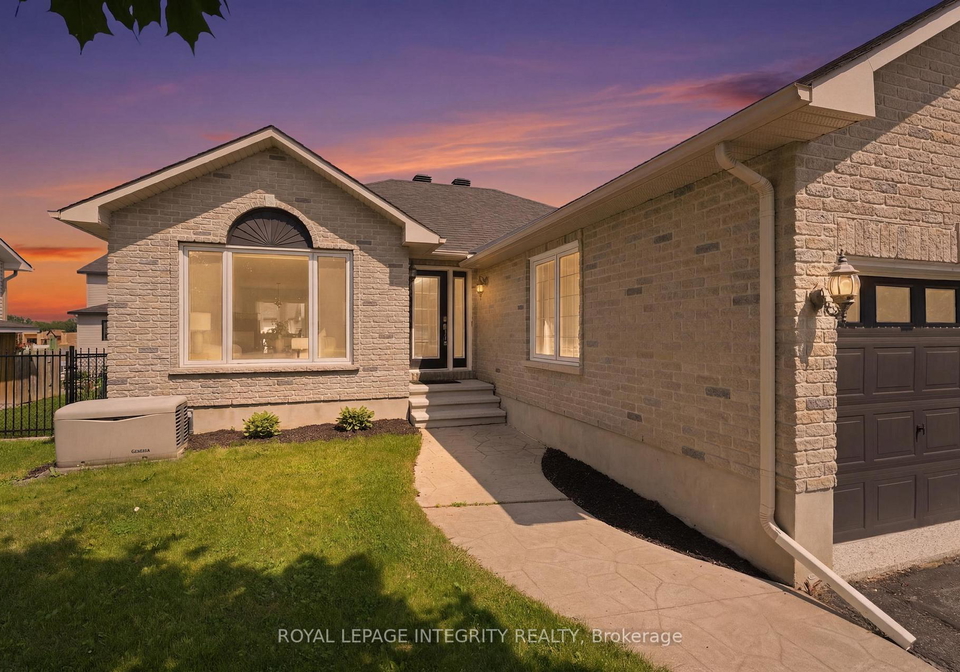 47-daze-street-russell-ontario-x13572878