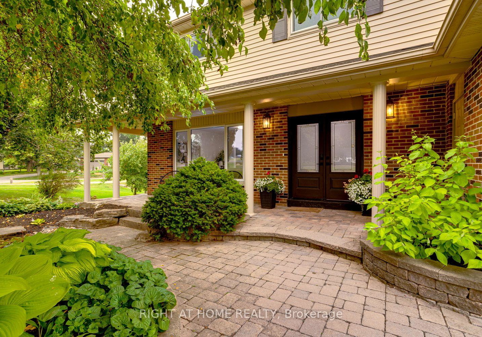 63-robinglade-avenue-kawartha-lakes-ontario-x13573140