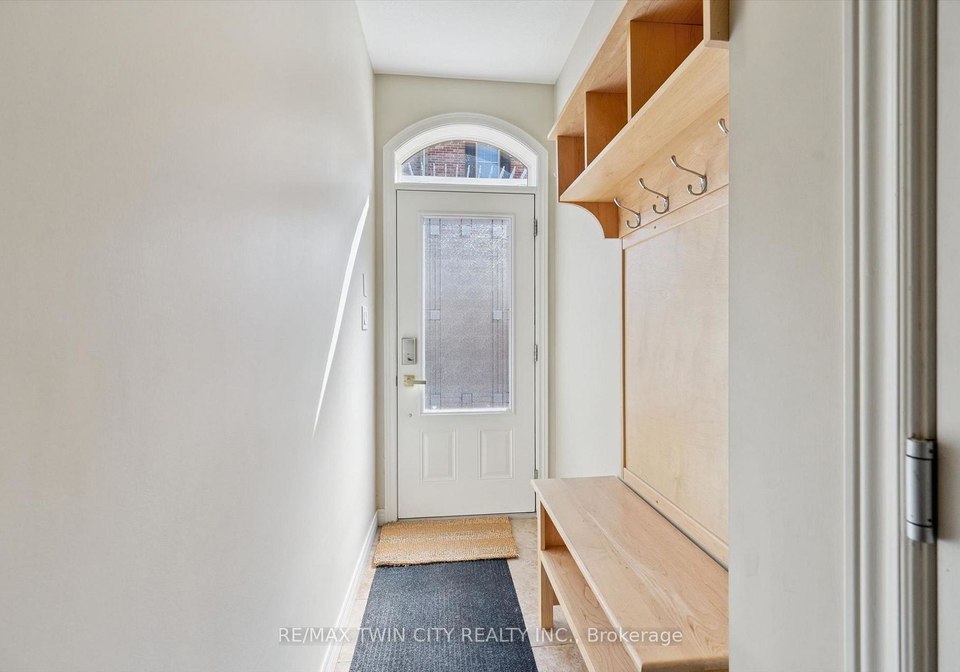 4-cheltenham-mews-kitchener-ontario-x13573166