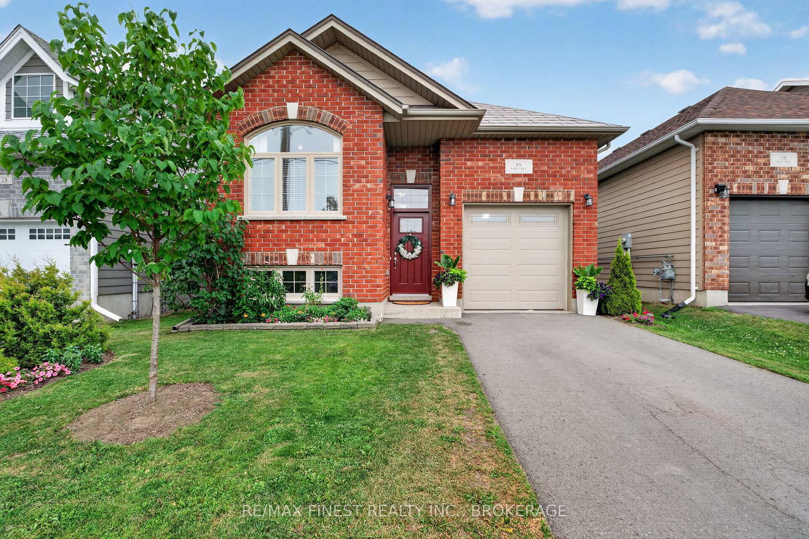 28-park-crescent-loyalist-ontario-x13573398