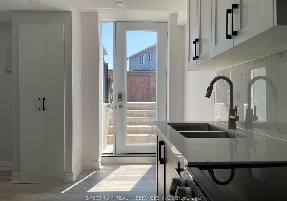 27-yale-drive-hamilton-ontario-x13573782