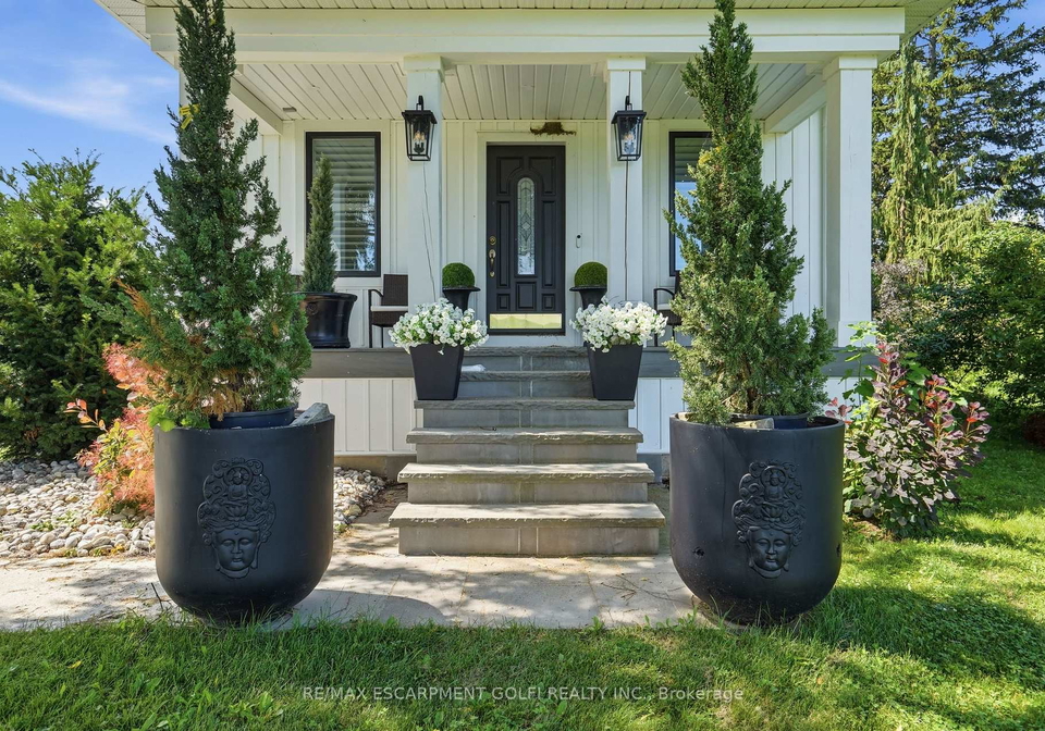 219-ridge-road-w-grimsby-ontario-x13573784