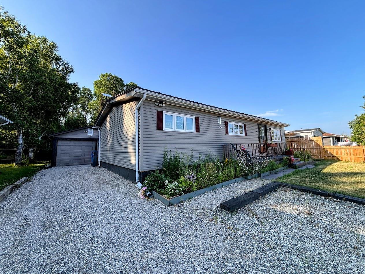 4-graham-drive-manitouwadge-ontario-x13573884