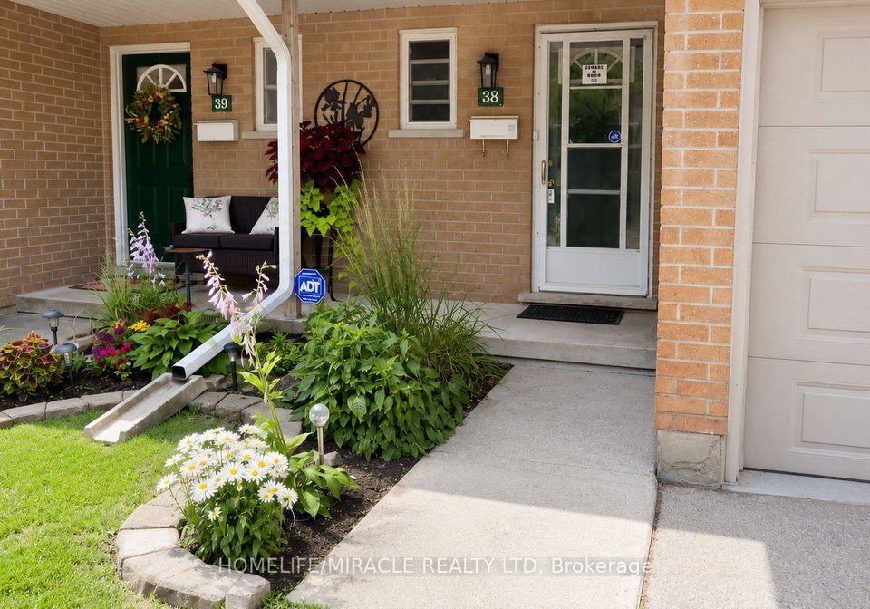 10-holborn-court-kitchener-ontario-x13574004