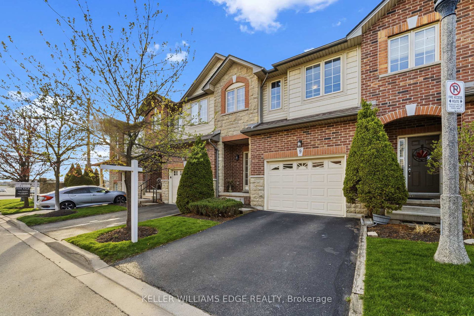 9-liddycoat-lane-hamilton-ontario-x13574188