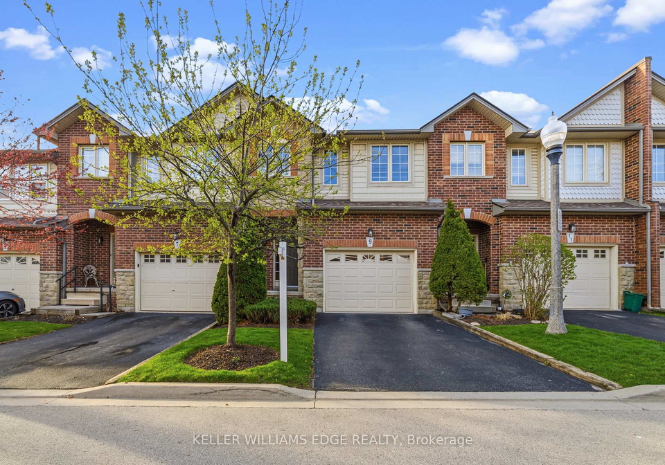 9-liddycoat-lane-hamilton-ontario-x13574188