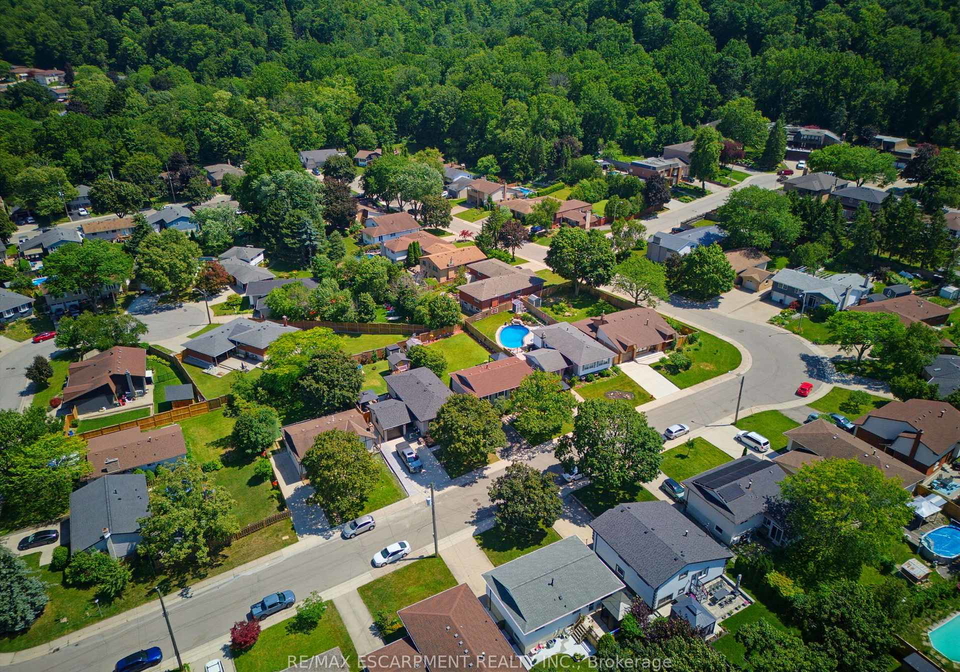 164-hanover-place-hamilton-ontario-x13574540