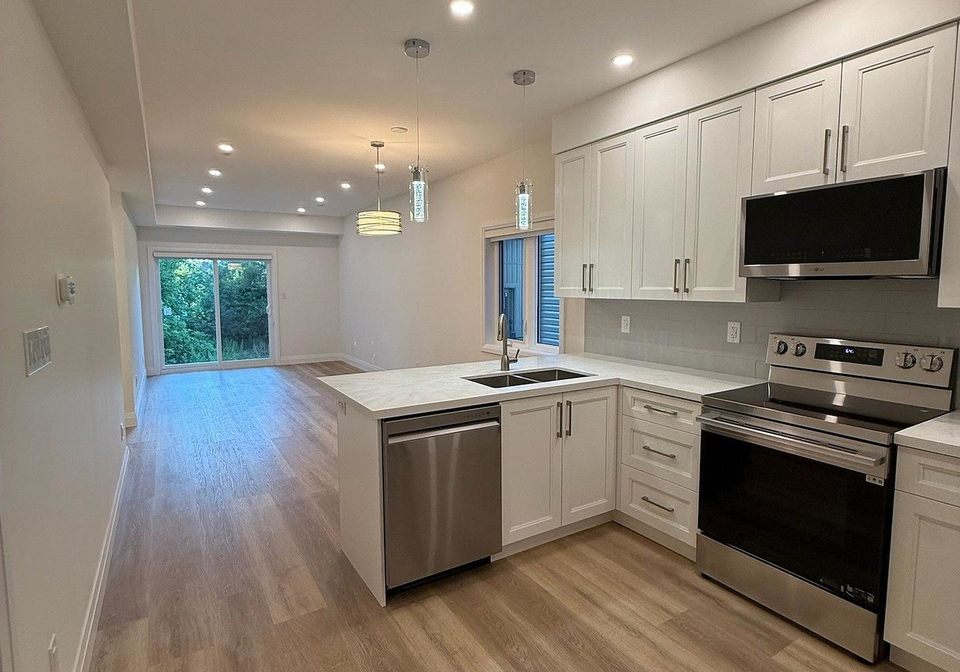 576b-guelph-street-kitchener-ontario-x13574794