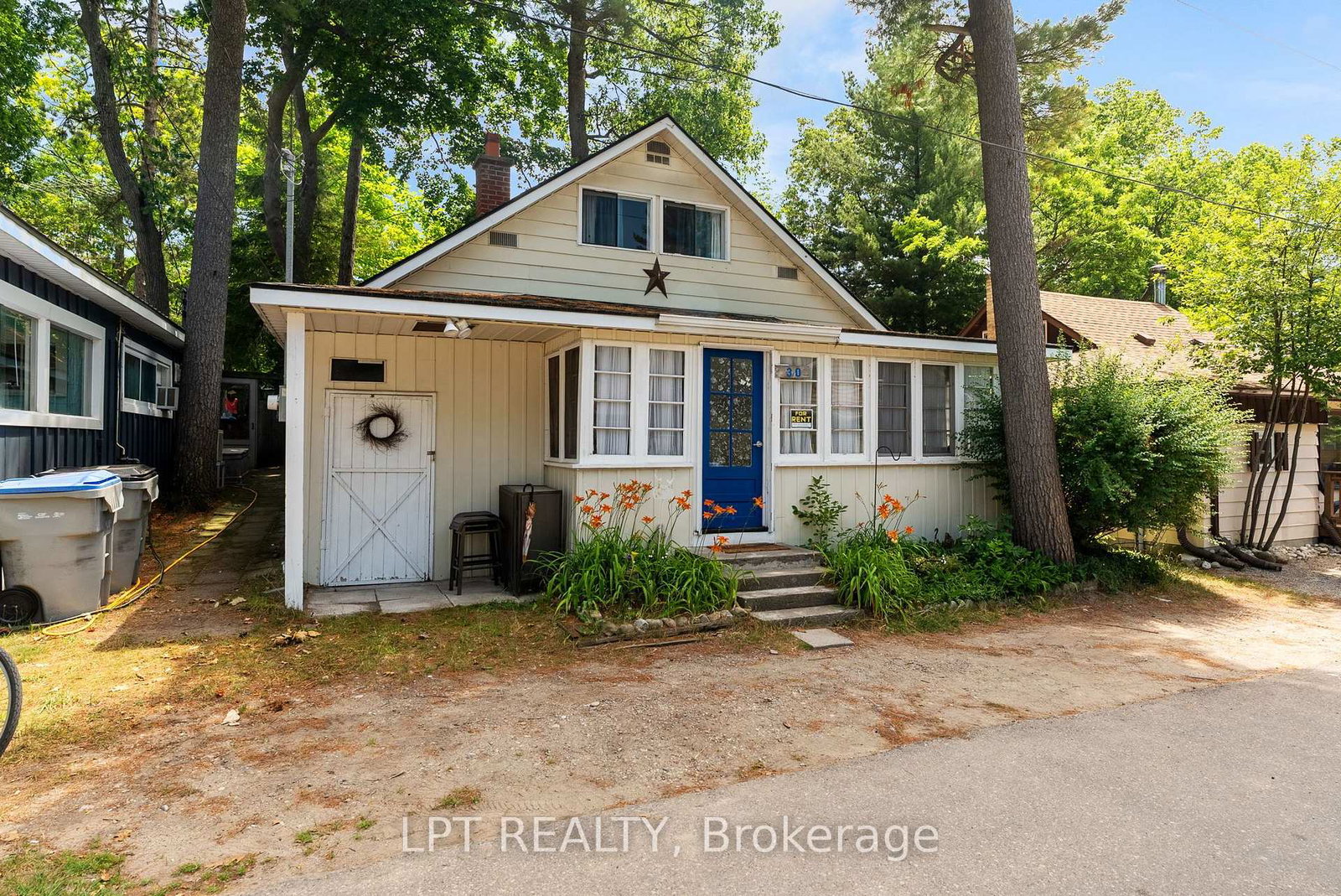 30-woodward-avenue-lambton-shores-ontario-x13574828