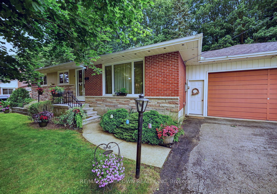 21-fairway-crescent-brockville-ontario-x13575556