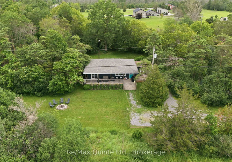 6-grays-lane-prince-edward-county-ontario-x13575674