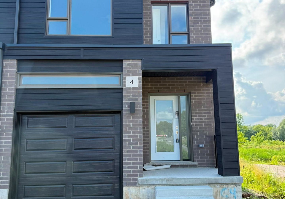 4-red-oak-common-cambridge-ontario-x13575678