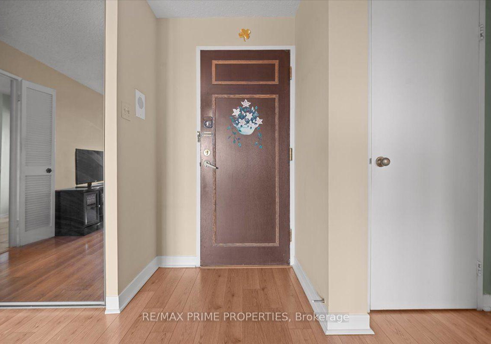 1505-baseline-road-ottawa-ontario-x13576372