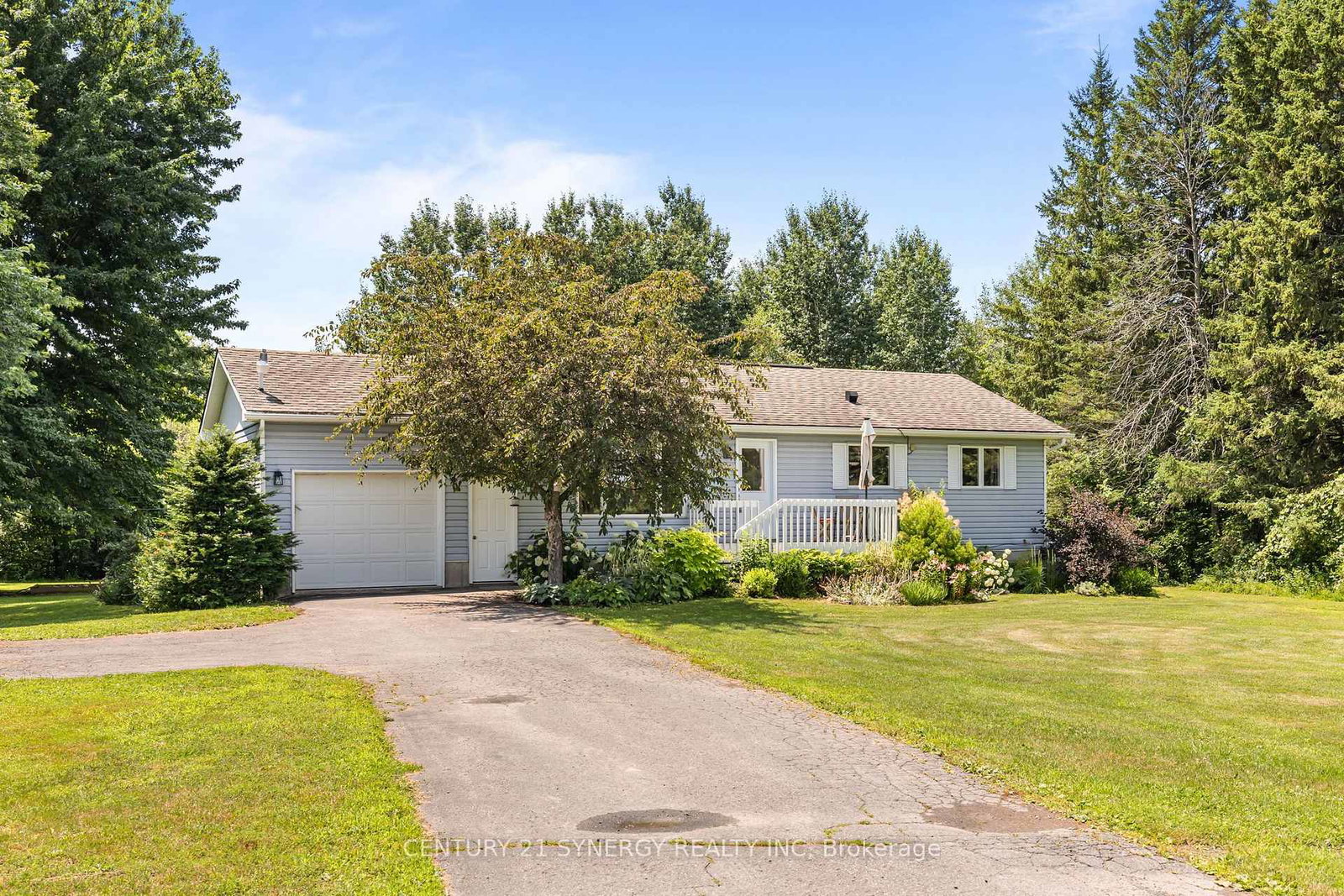 2282-roxborough-kenyon-boundary-road-north-stormont-ontario-x13576460