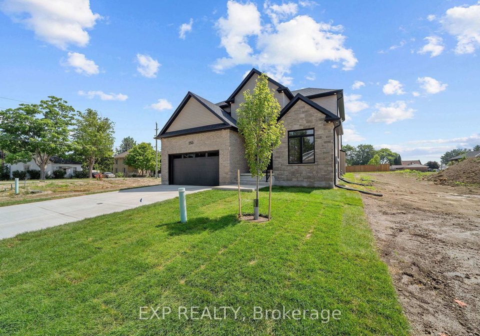 253-john-street-warwick-ontario-x13576534