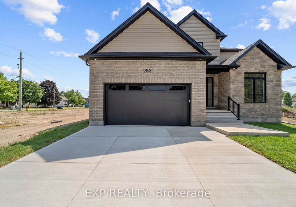 253-john-street-warwick-ontario-x13576534