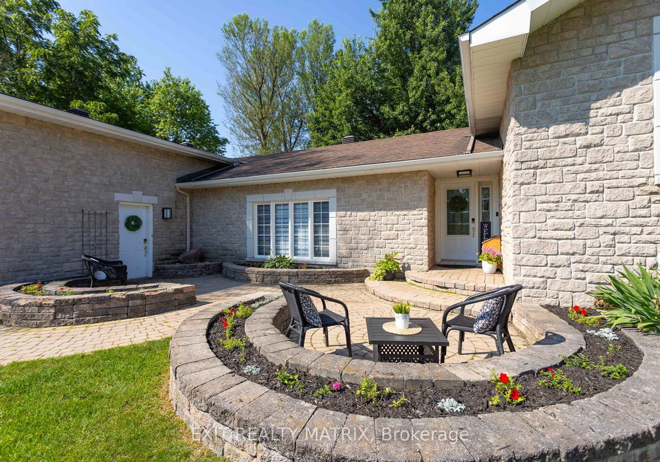 8399-rowan-drive-ottawa-ontario-x13577094