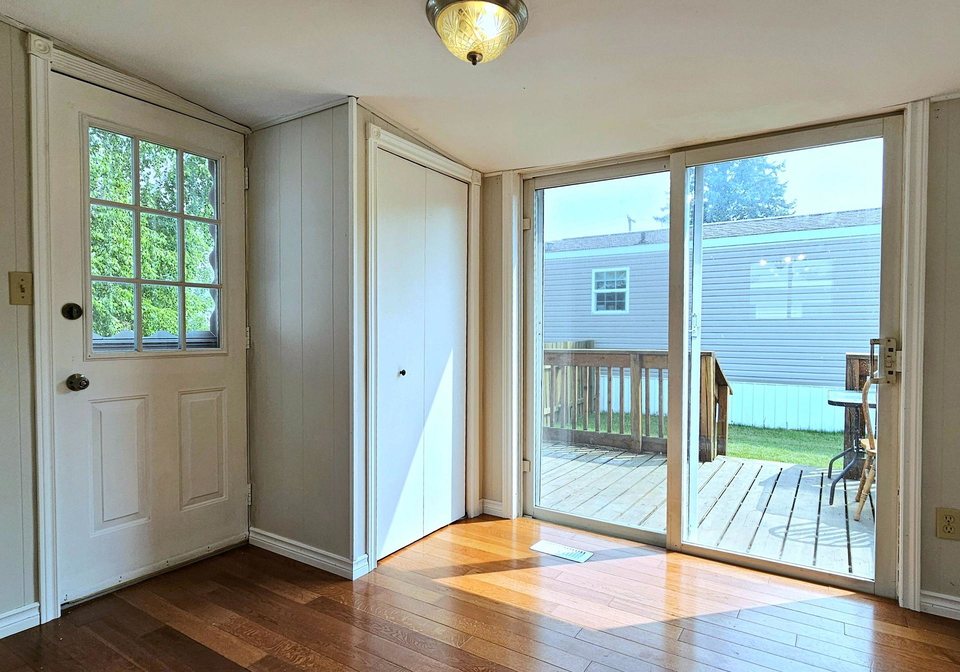 529-52-hwy2-estates-quinte-west-ontario-x13577662