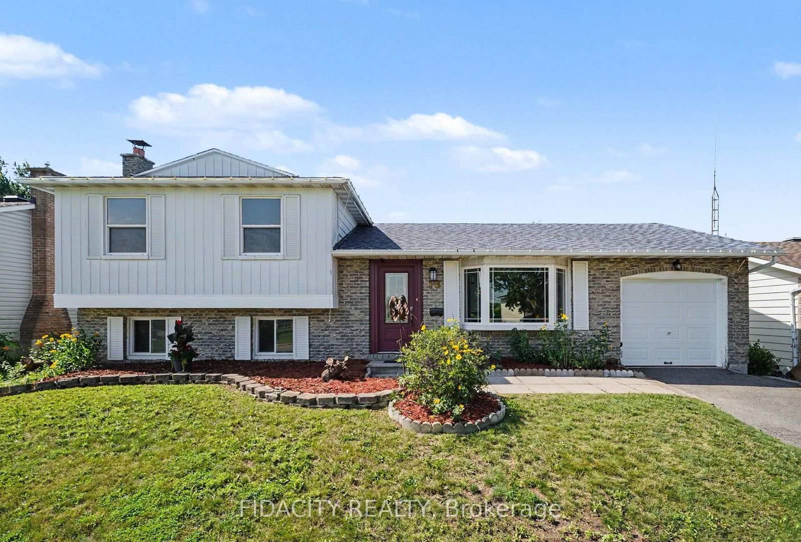 18-ross-street-smiths-falls-ontario-x13577750