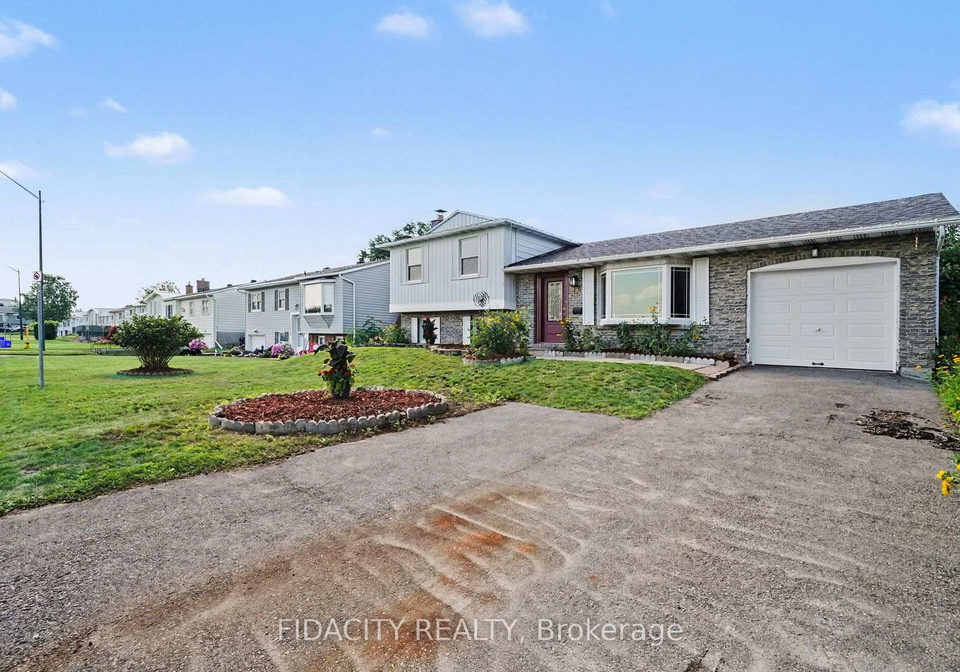 18-ross-street-smiths-falls-ontario-x13577750