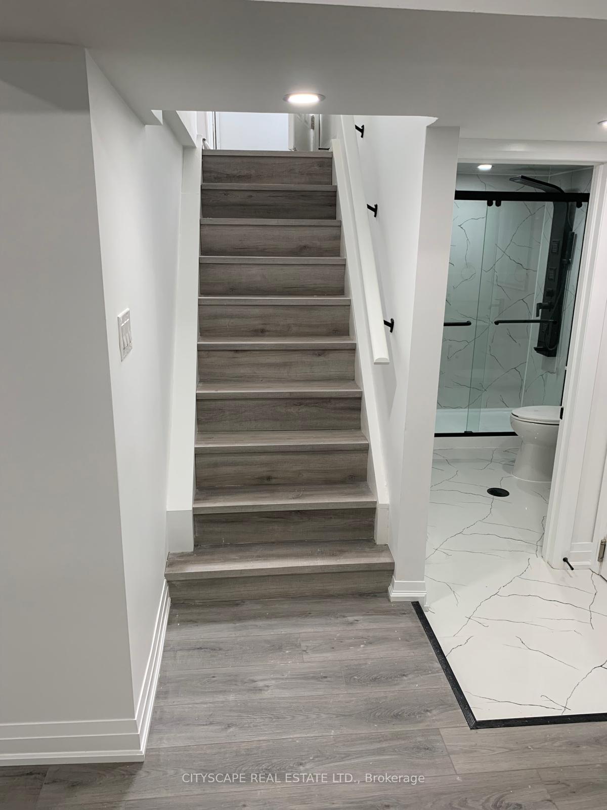 6-lesterwood-street-hamilton-ontario-x13577958