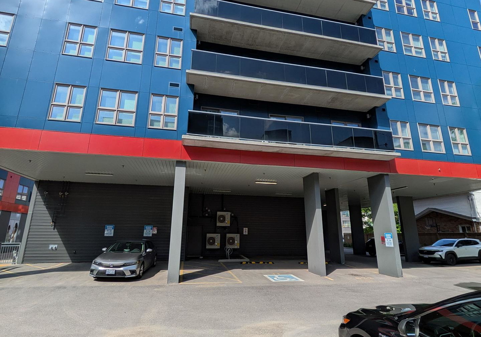 258c-sunview-street-waterloo-ontario-x13578052