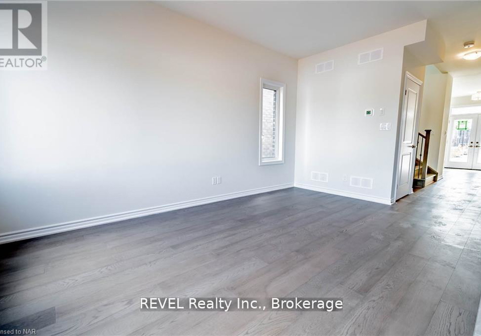 77-renfrew-trail-welland-ontario-x13578298