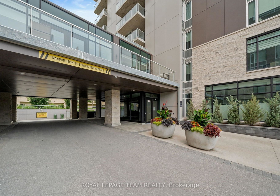 570-de-mazenod-avenue-ottawa-ontario-x13578616