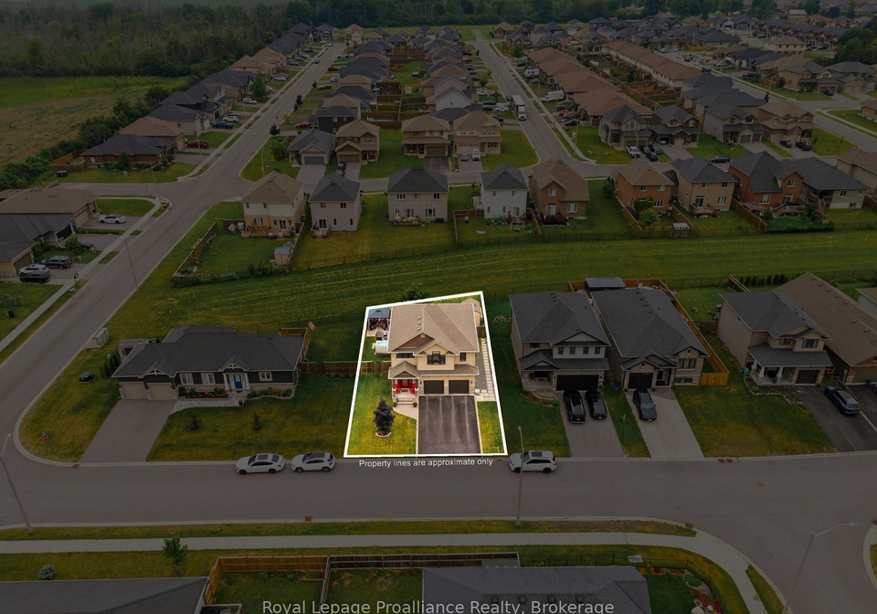 32-walnut-crescent-belleville-ontario-x13579086