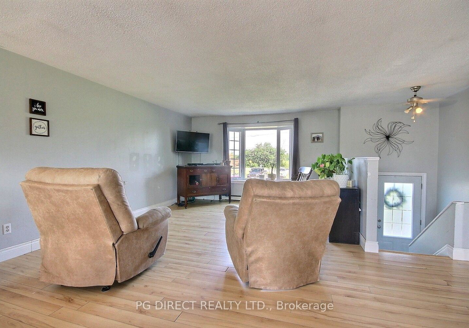 1065-county-road-19-prince-edward-county-ontario-x13579324