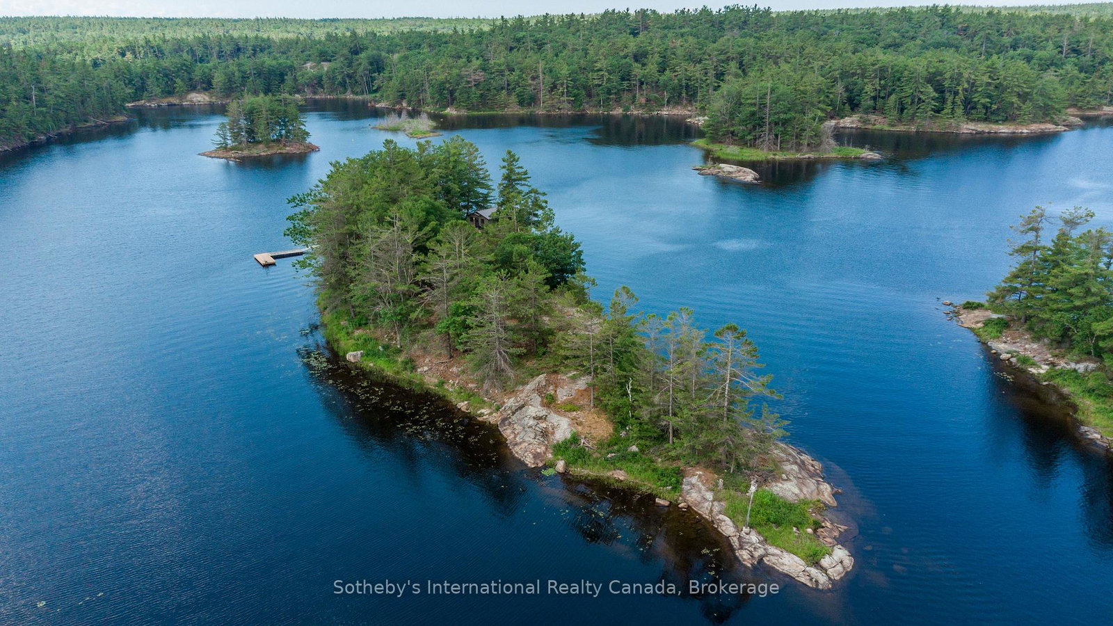 1-b277-island-the-archipelago-ontario-x13579328