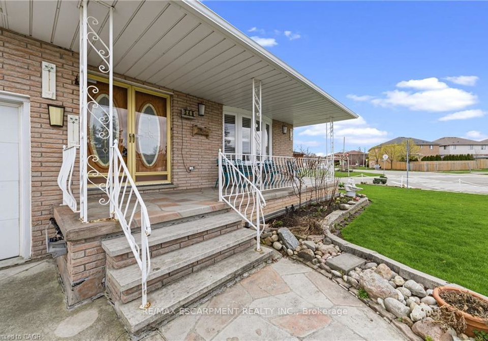 546-dicenzo-drive-hamilton-ontario-x13579372