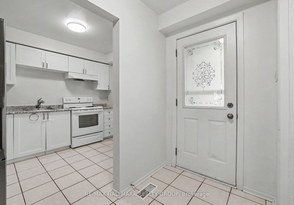 32-sonnet-crescent-ottawa-ontario-x13579578