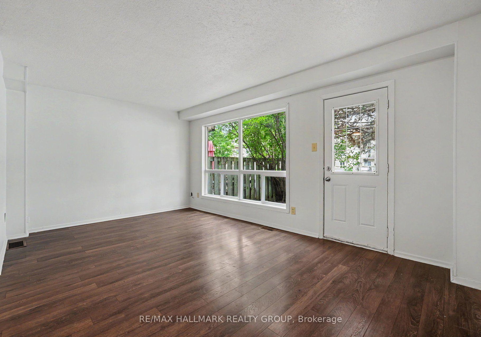 32-sonnet-crescent-ottawa-ontario-x13579578