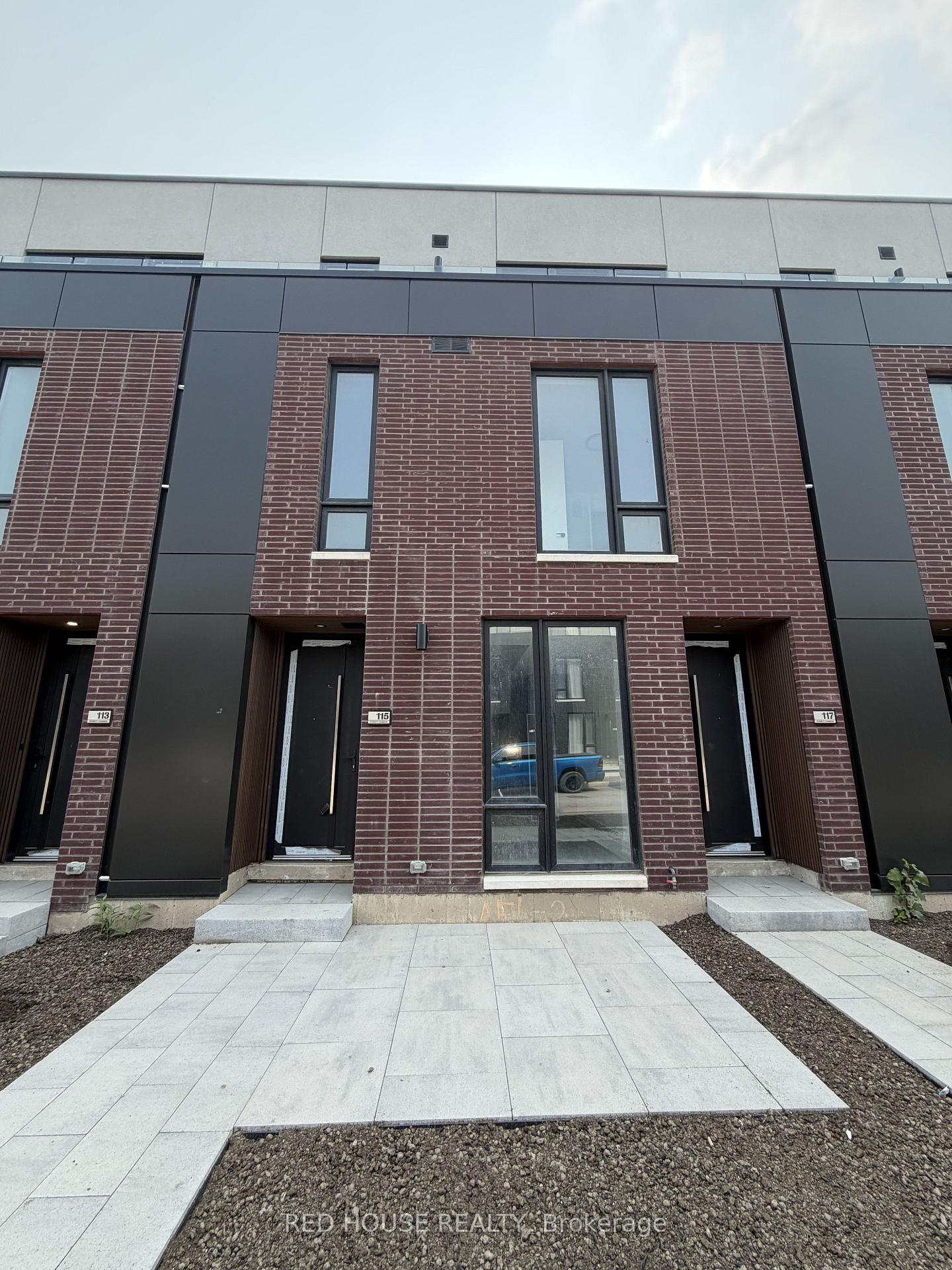 115-everett-common-st-catharines-ontario-x13579806