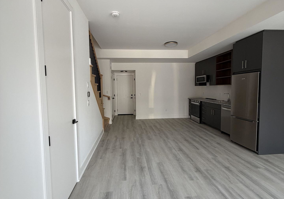 115-everett-common-st-catharines-ontario-x13579806