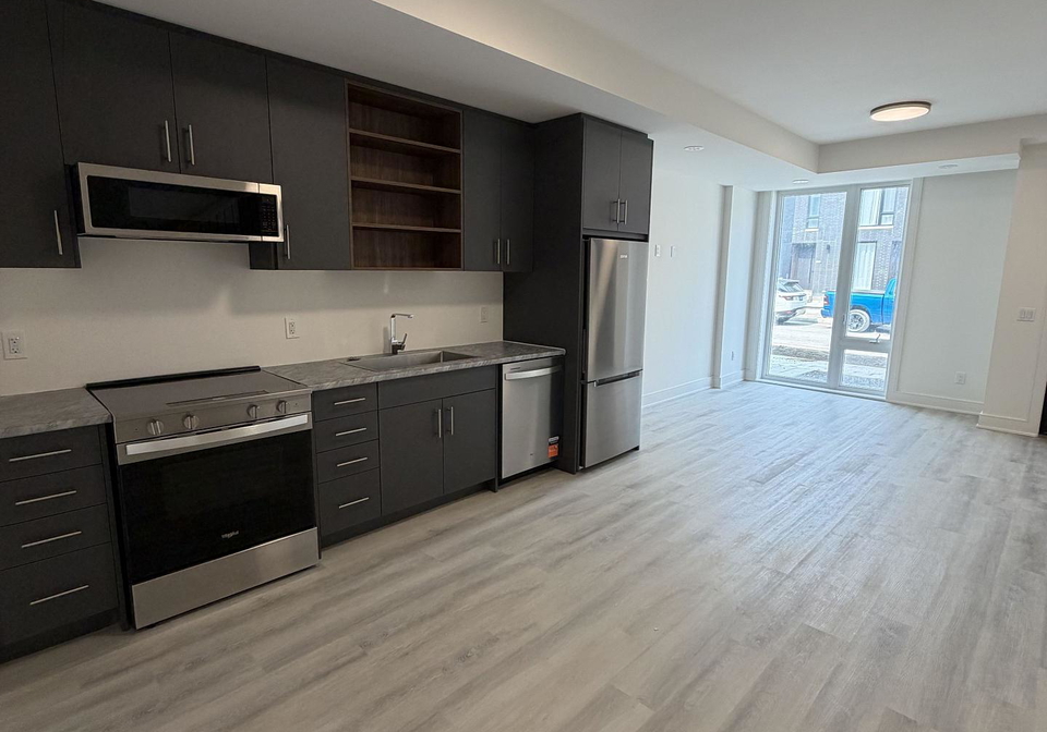 115-everett-common-st-catharines-ontario-x13579806