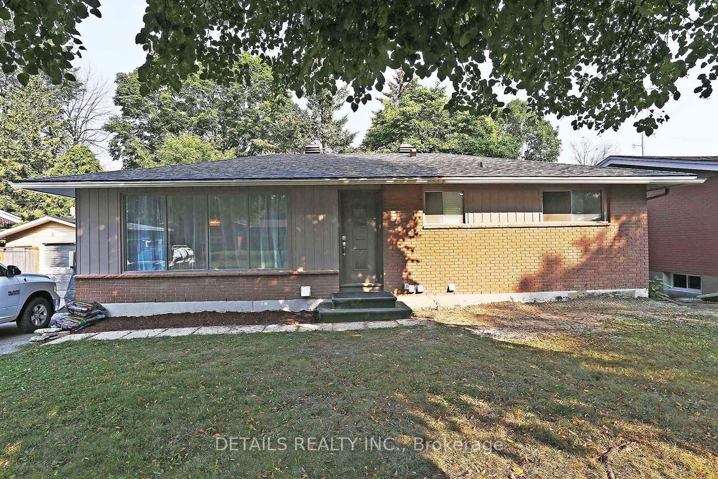 2151-lambeth-walk-ottawa-ontario-x13579842