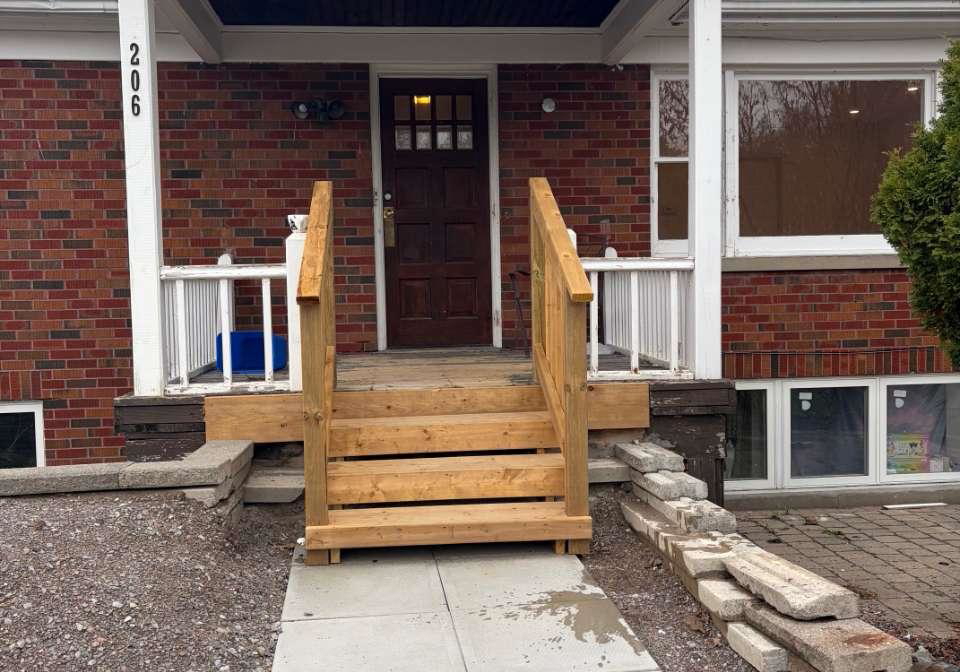 206-lindsay-street-s-kawartha-lakes-ontario-x13579852