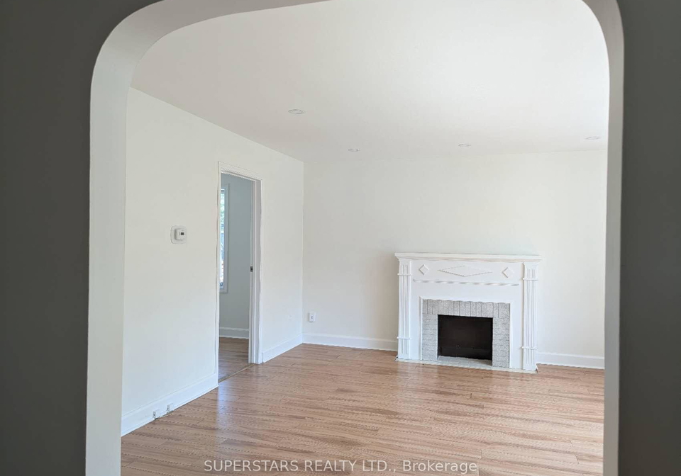 206-lindsay-street-s-kawartha-lakes-ontario-x13579852