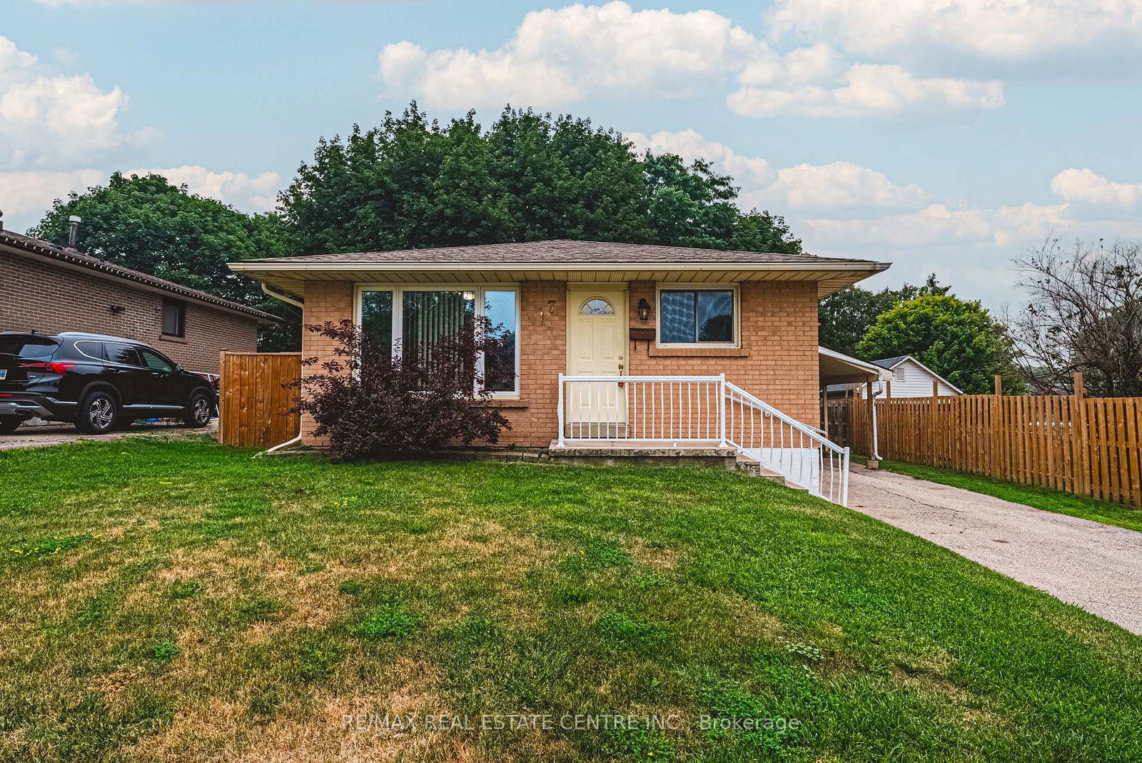 7-chapman-court-cambridge-ontario-x13579890
